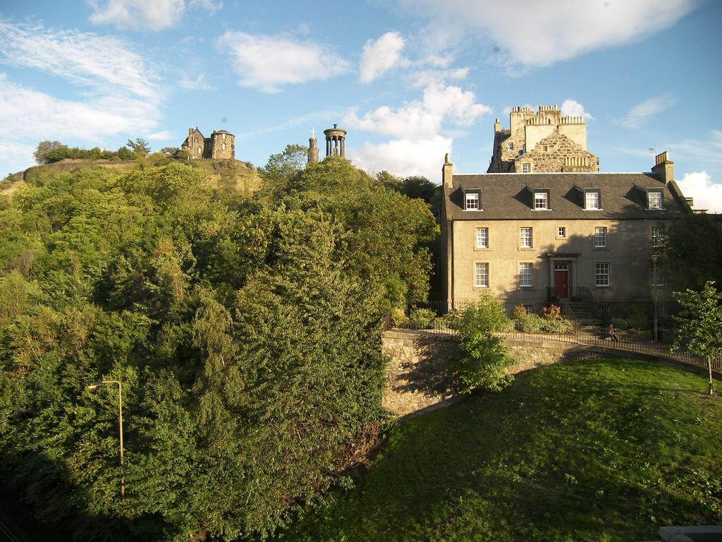 Central Calton Hill What A View Эдинбург Номер фото